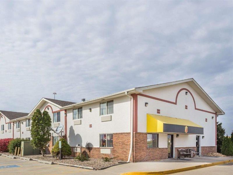 Hotel Super 8 By Wyndham Pontiac Exterior foto