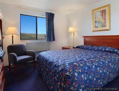 Hotel Super 8 By Wyndham Pontiac Habitación foto